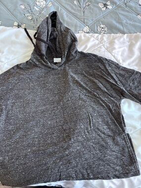 Cozy Women's Hooded Sweatshirt in Charcoal Speckle